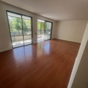 Arriendo espectacular duplex  con patio y piscina privada, Vitacura full